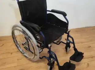 Nový mechanický invalidní vozík Breezy 90
