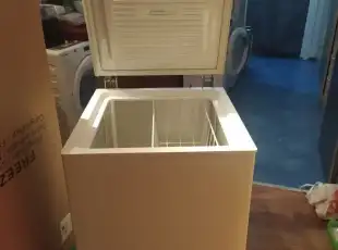 Pultový mrazák Whirlpool – čistý, jako nový