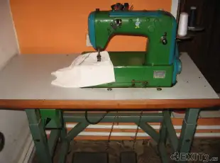šicí průmyslový stroj dvoujehla