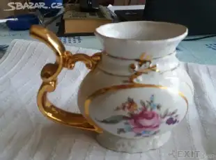 Porcelánové lázeňské pítko